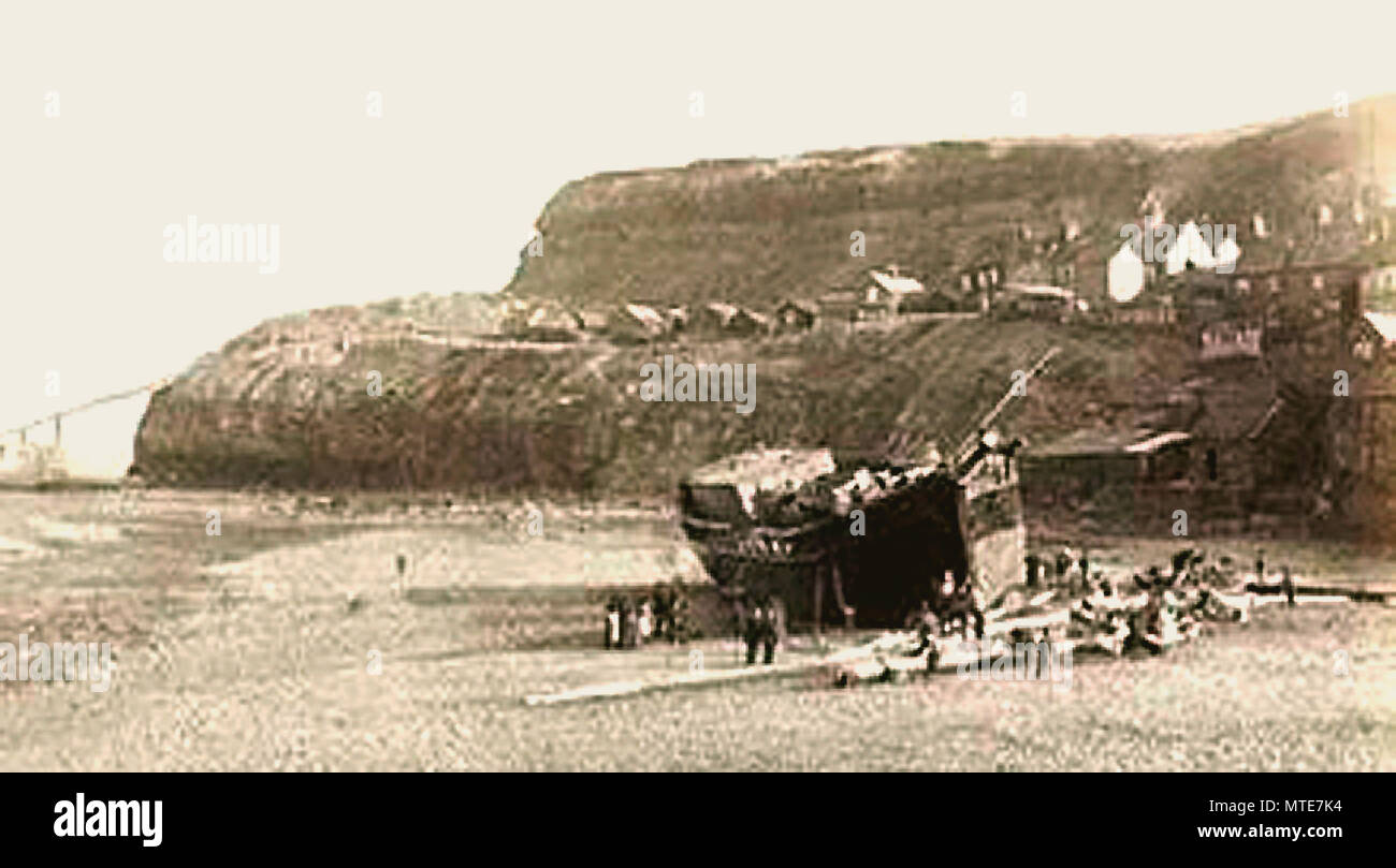 DRACULA ROMAN; Die betroffenen russischen Schiffes Dmitri von Narva auf Tate Hill Beach, Whitby, Yorkshire - es war die Inspiration für die mysteriösen Schiff Demeter von Varna im Roman Stockfoto