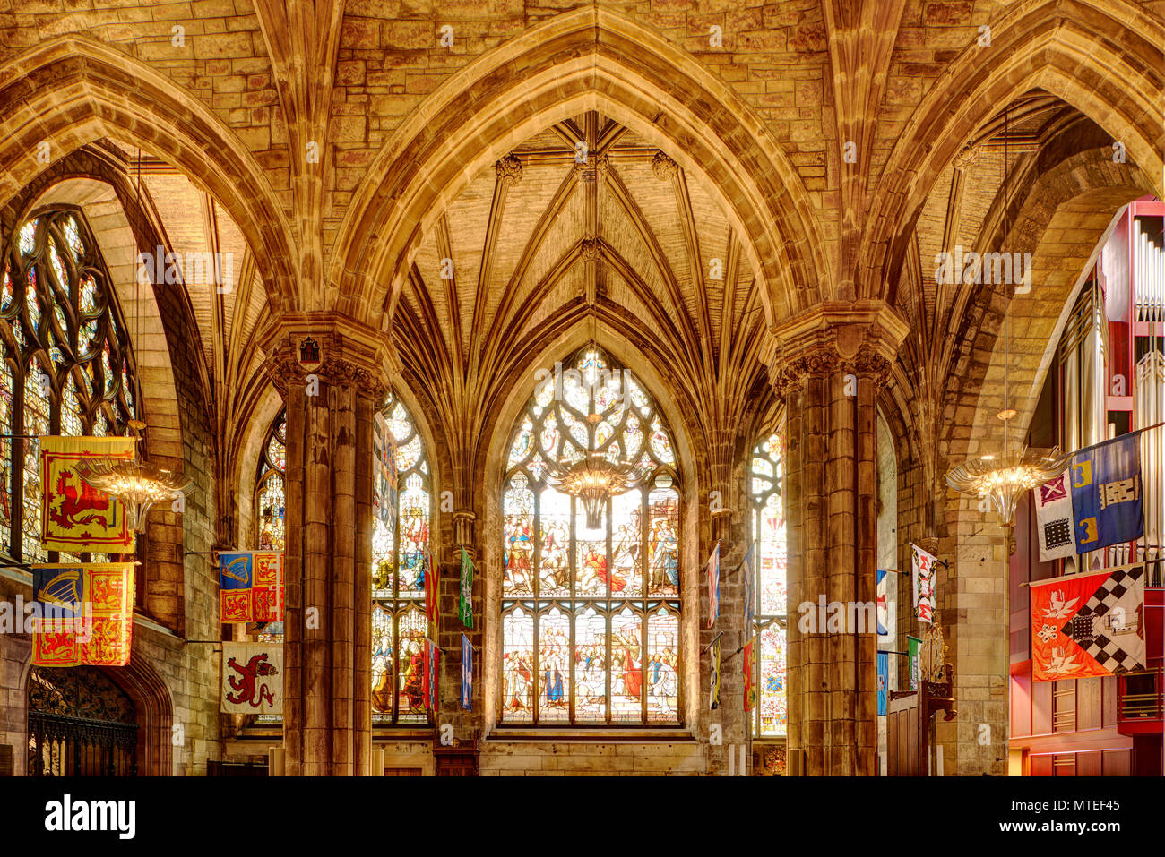 St. Giles Cathedral, Vault mit Glasfenstern, Edinburgh, Schottland, Vereinigtes Königreich Stockfoto