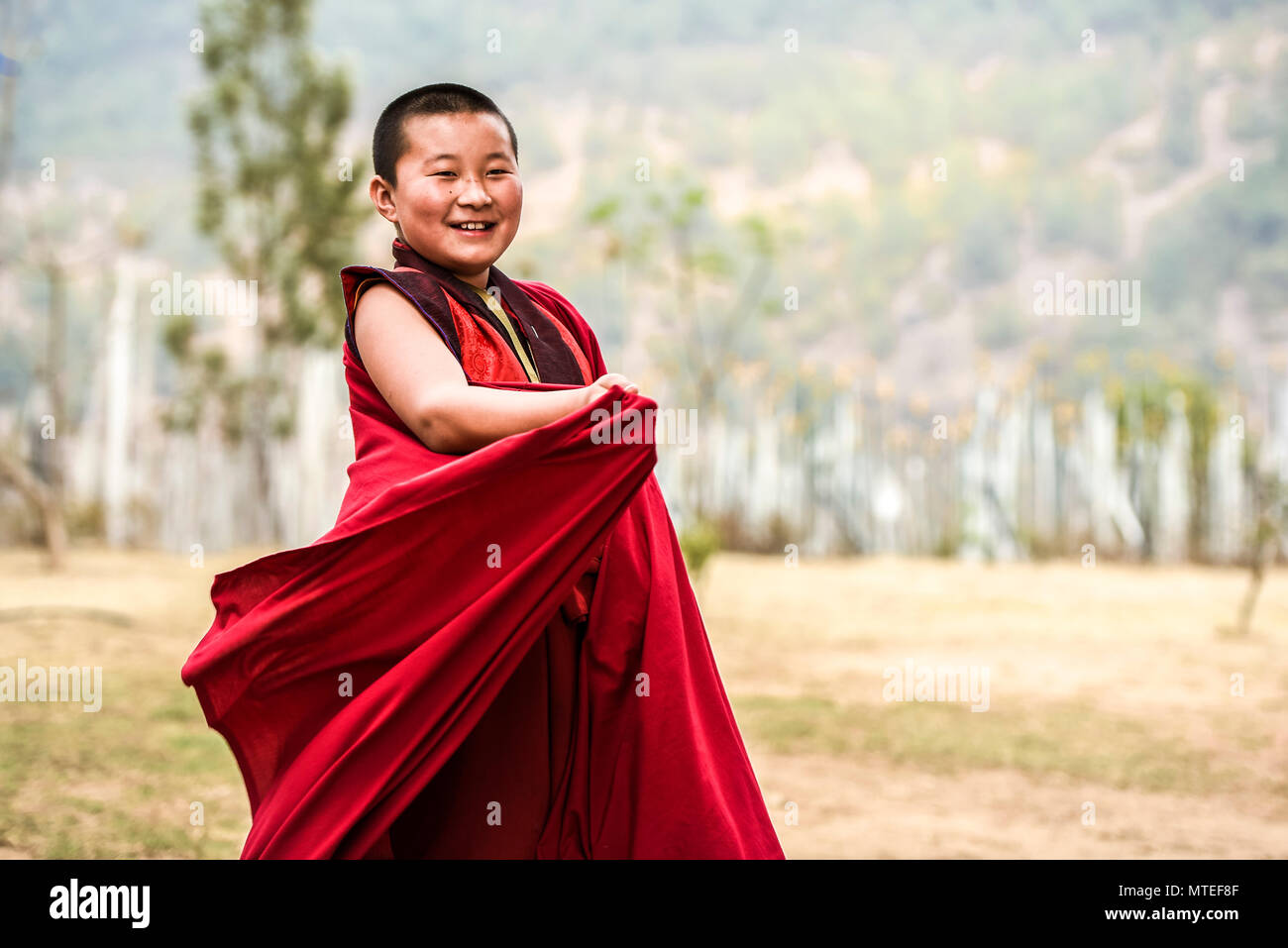 Buddhistischer Novize, Lobesa, Punakha, Königreich Bhutan Stockfoto