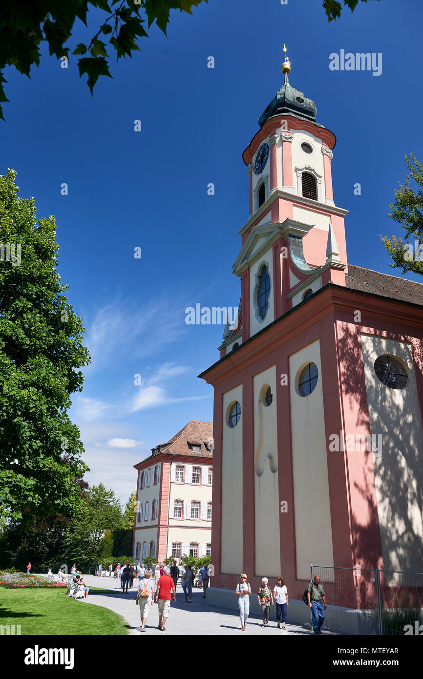 Kapelle von Schloss (Scheloss Mainau Mainau) auf der Mainau (Blume) Insel, See Konstanz; abstrakte Sicht mit blauem Himmel Hintergrund Stockfoto