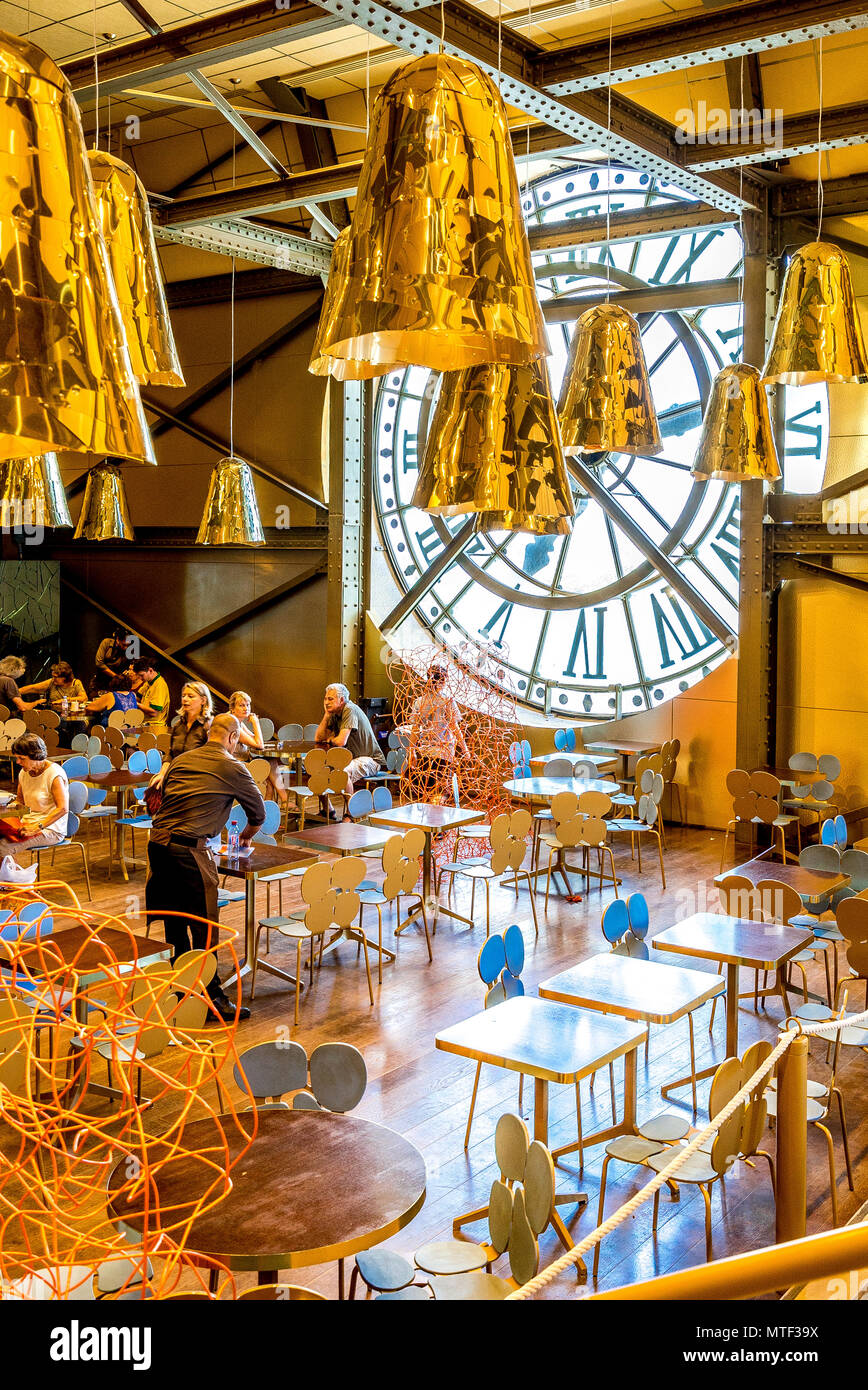 Das Café Campana mit Musee dOrsay mit seinen schönen Traum - wie Umwelt, direkt von Emile Gallé inspiriert, und eine Hommage an den Jugendstil Stockfoto