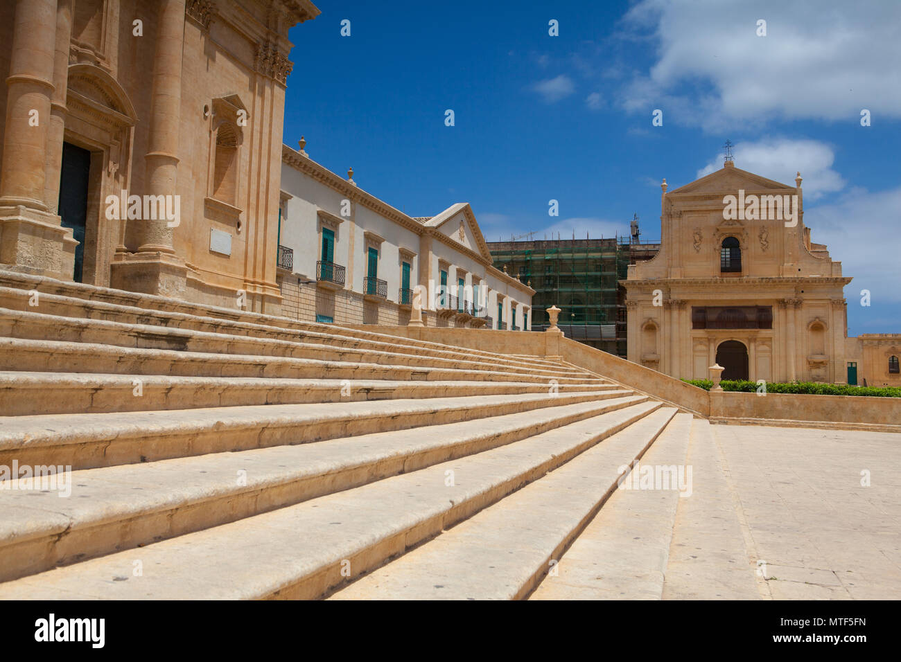 Basilika und Dom St. Nikolaus von Myra (San Nicolo) im sizilianischen Barock Stil. In der kleinen Stadt Noto, Syrakus, Sizilien, Italien Stockfoto