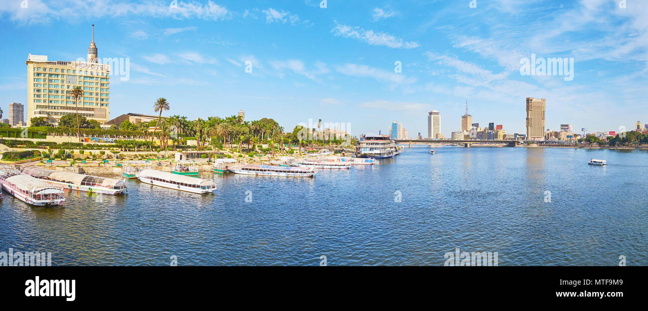 Kairo, Ägypten - Dezember 24, 2017: Panorama der Stange El Farag Gegend auf der Insel Gezira mit Blick auf die Boote im Hafen, Andalus Garten und zu Stockfoto