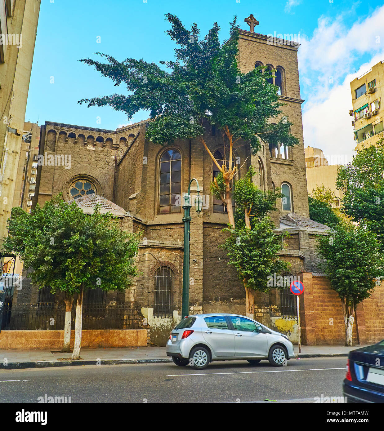 Katholische Kirche St. Maria vom Frieden ist in Al Qasr Al Nil Straße in der Innenstadt von Kairo, Ägypten. Stockfoto