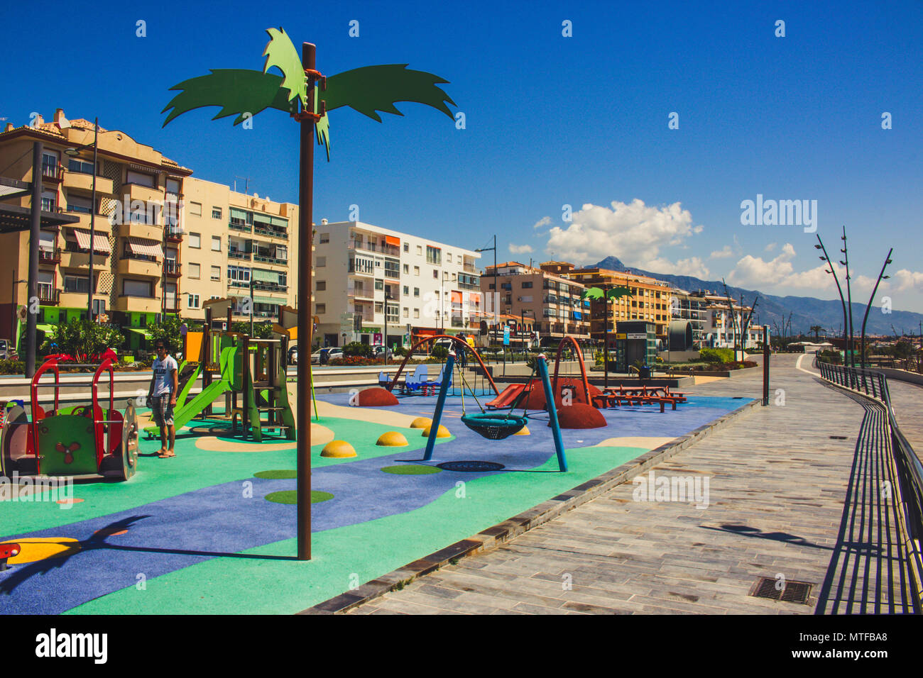 Boulevard San Pedro de Alcantara. Promenade in der Stadt San Pedro de
