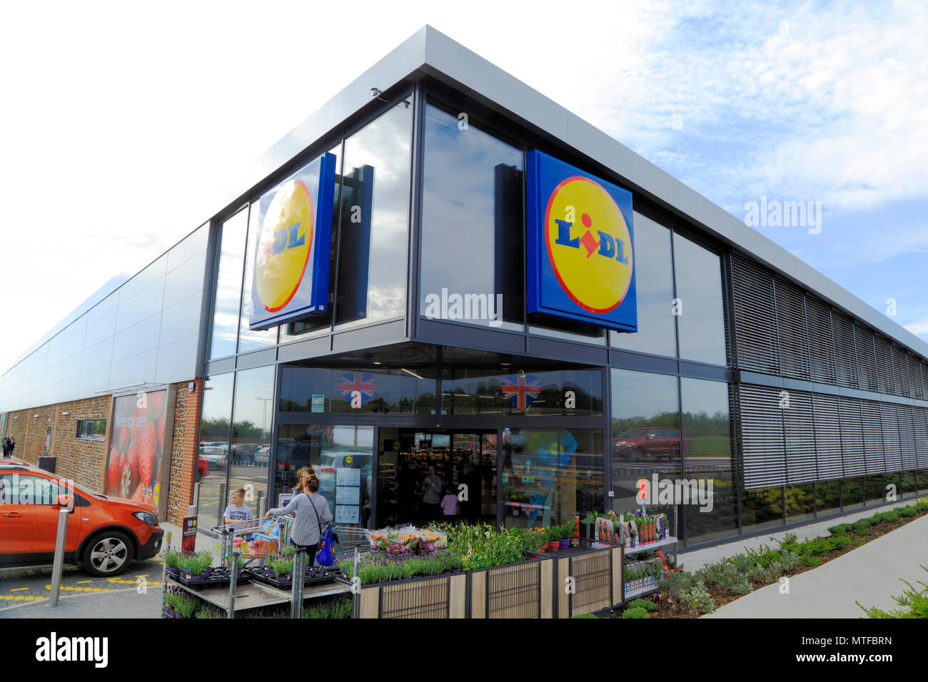 Lidl supermarkt 2018 Fotos und Bildmaterial in hoher Auflösung Alamy