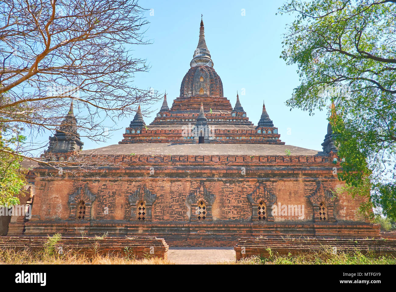 Nagayon Tempel ist ein riesiges Gebäude mit zahlreichen gerippte Kuppeln, die das Wichtigste, Bagan, Myanmar Stockfoto