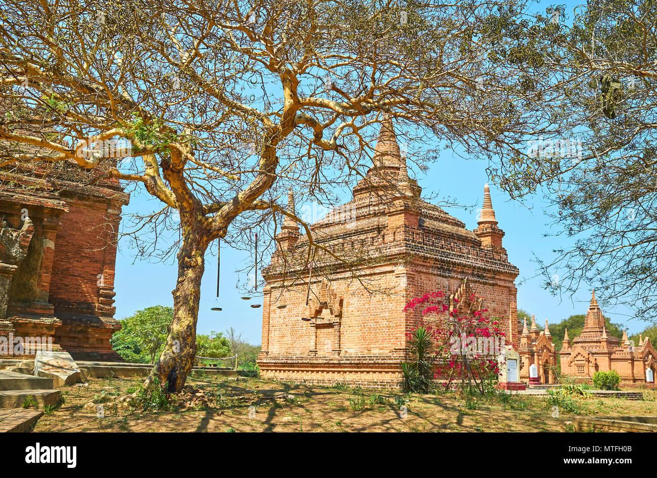Besuchen Bagan archäologische Stätte ist die Art und Weise antike Architektur des ehemaligen Königreich zu erkunden, Myanmar Stockfoto