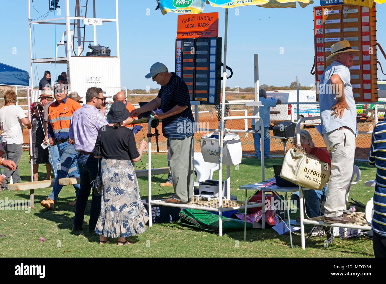 Book Maker am Mount Magnet Pferd Rennen treffen, Mt Magnet, Eastern Goldfields, Western Australia Stockfoto