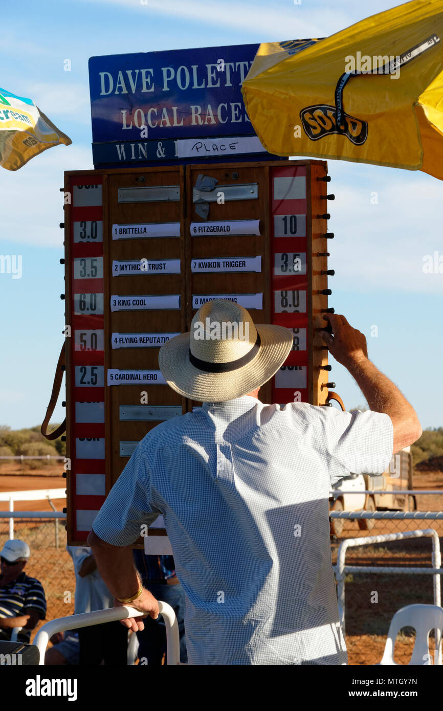 Der Book Maker am Mount Magnet Pferd Rennen treffen, Mt Magnet, Eastern Goldfields, Western Australia Stockfoto