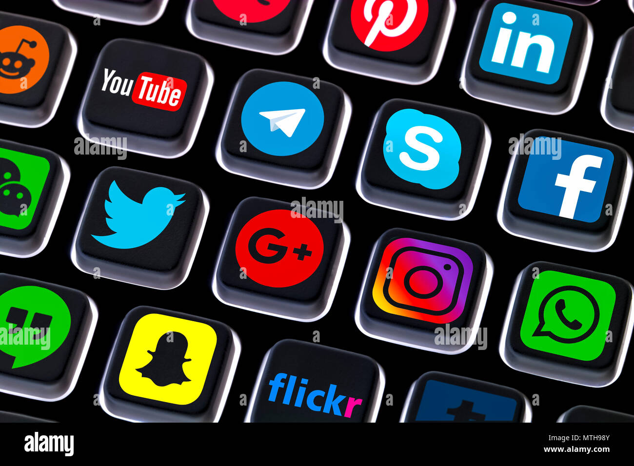 Social media Icons auf einer PC-Tastatur. Social Networking Tastenkombinationen. Social Network Services. Internet social media Tasten. Stockfoto