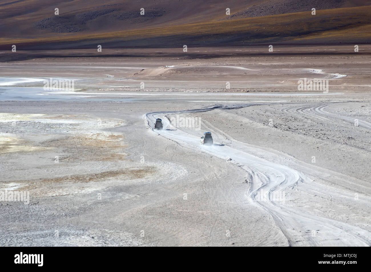 Geländewagen in der Nähe der Laguna Verde in Bolivien Stockfoto