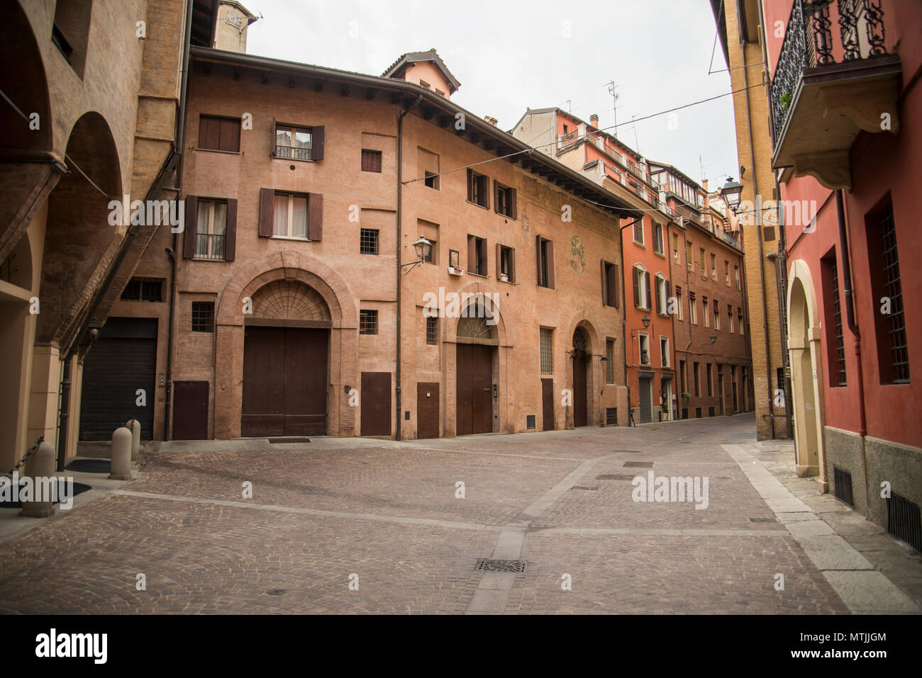 Mittelalterliche Straße Portico in Bologna, Italien Stockfoto