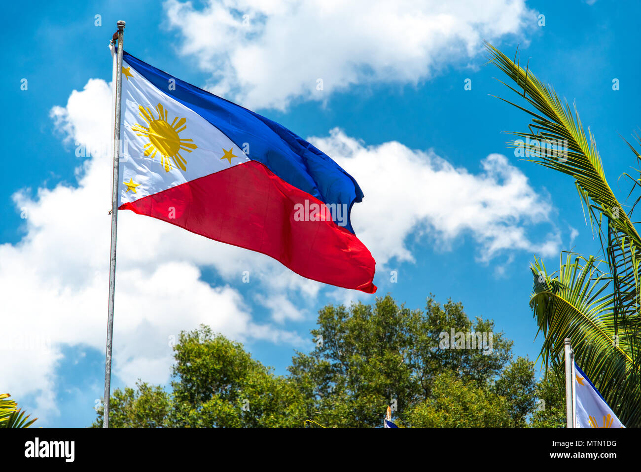Philippine Flag Fotos Und Bildmaterial In Hoher Aufl sung Alamy philippine-flag-fotos-und-bildmaterial-in-hoher-aufl-sung-alamy