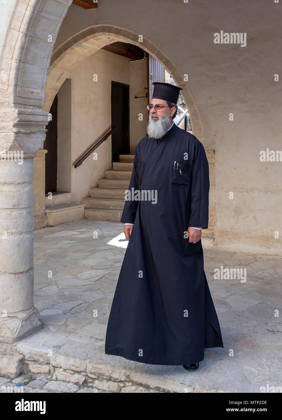 Porträt von einem Priester im Kloster des Heiligen Kreuzes, omodos Dorf, Zypern. Stockfoto