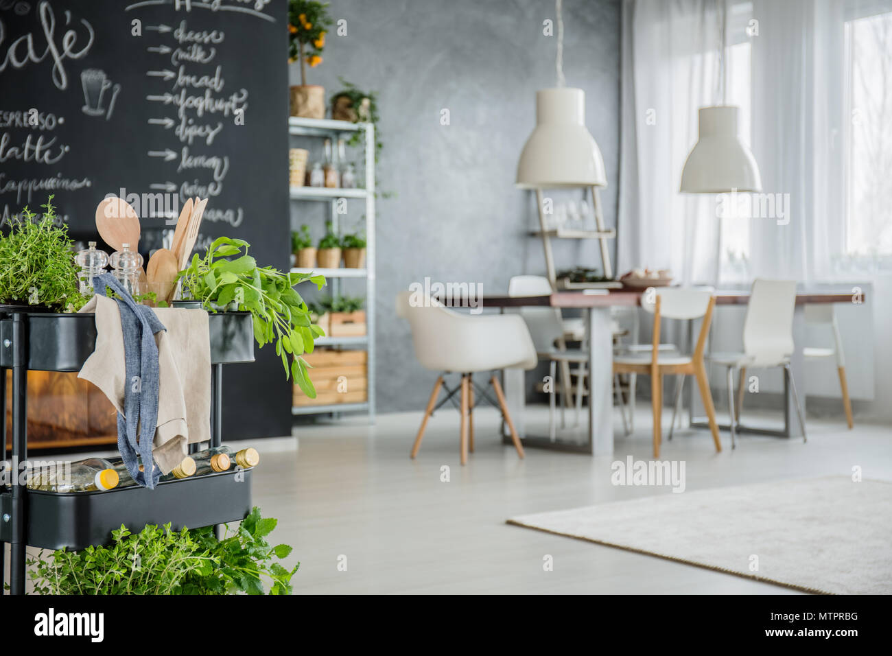 Industrielle Esszimmer Mit Schiefertafel Wand Im Eco Style