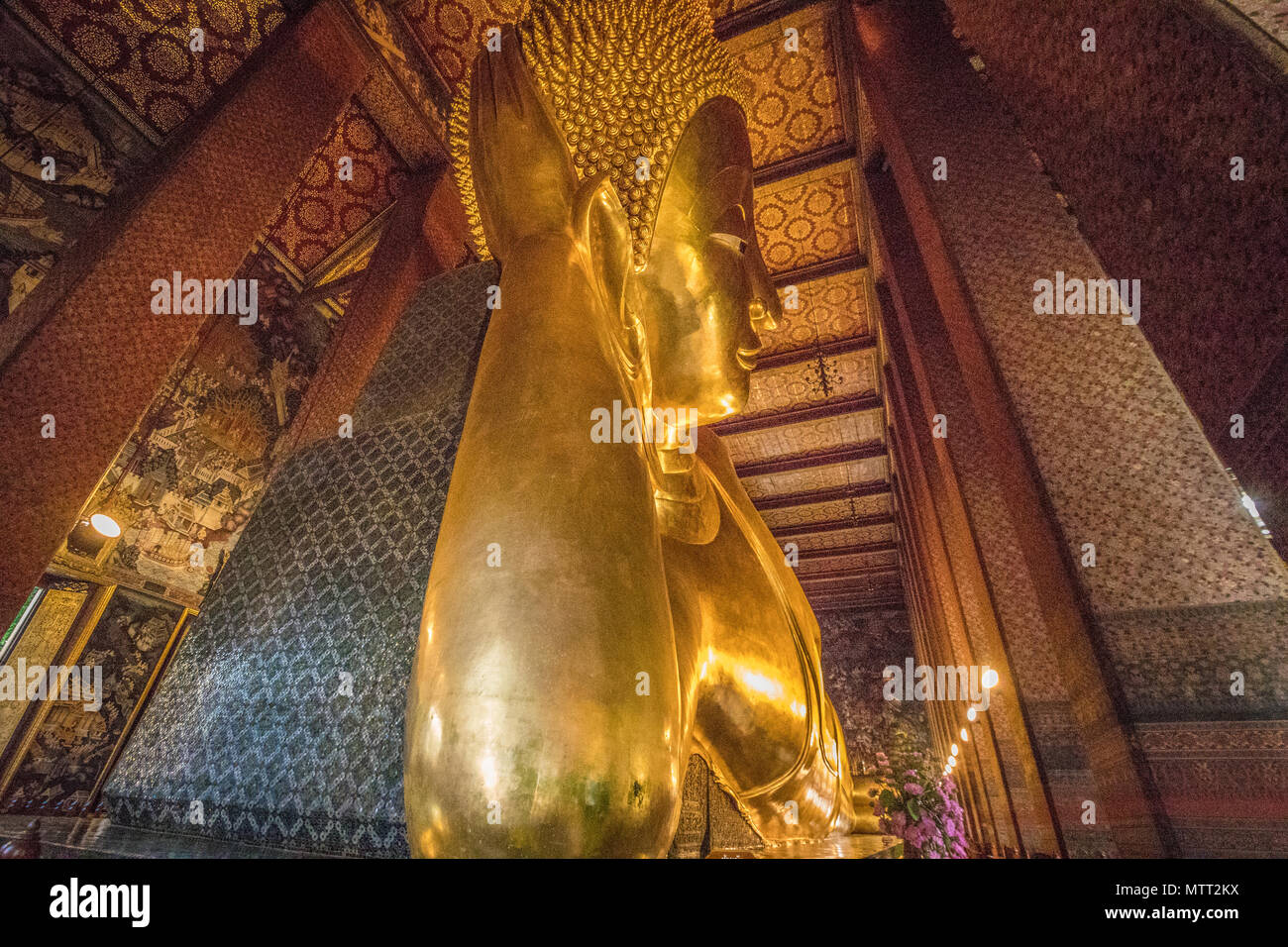 Tempel des Liegenden Buddha in Bangkok. Stockfoto