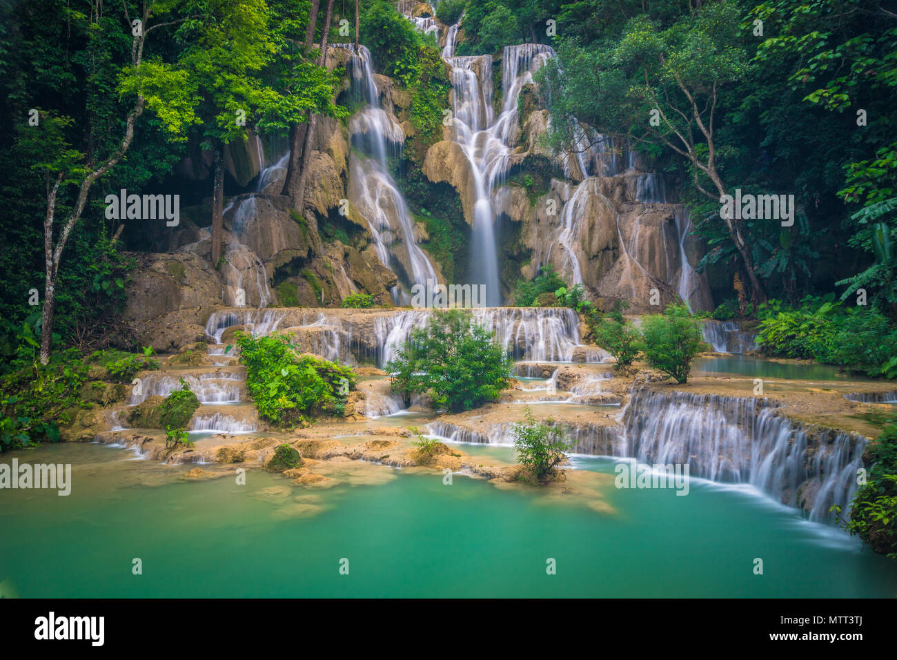 Schön Kuang Si Wasserfall in der Nähe von Luang Prabang in Laos. Stockfoto