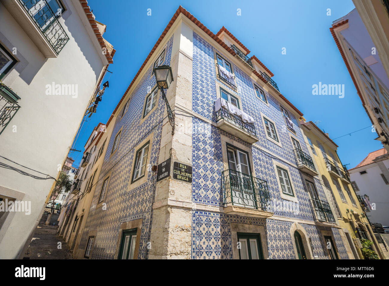 Fliesen- Gebäude in Lissabon Stockfoto