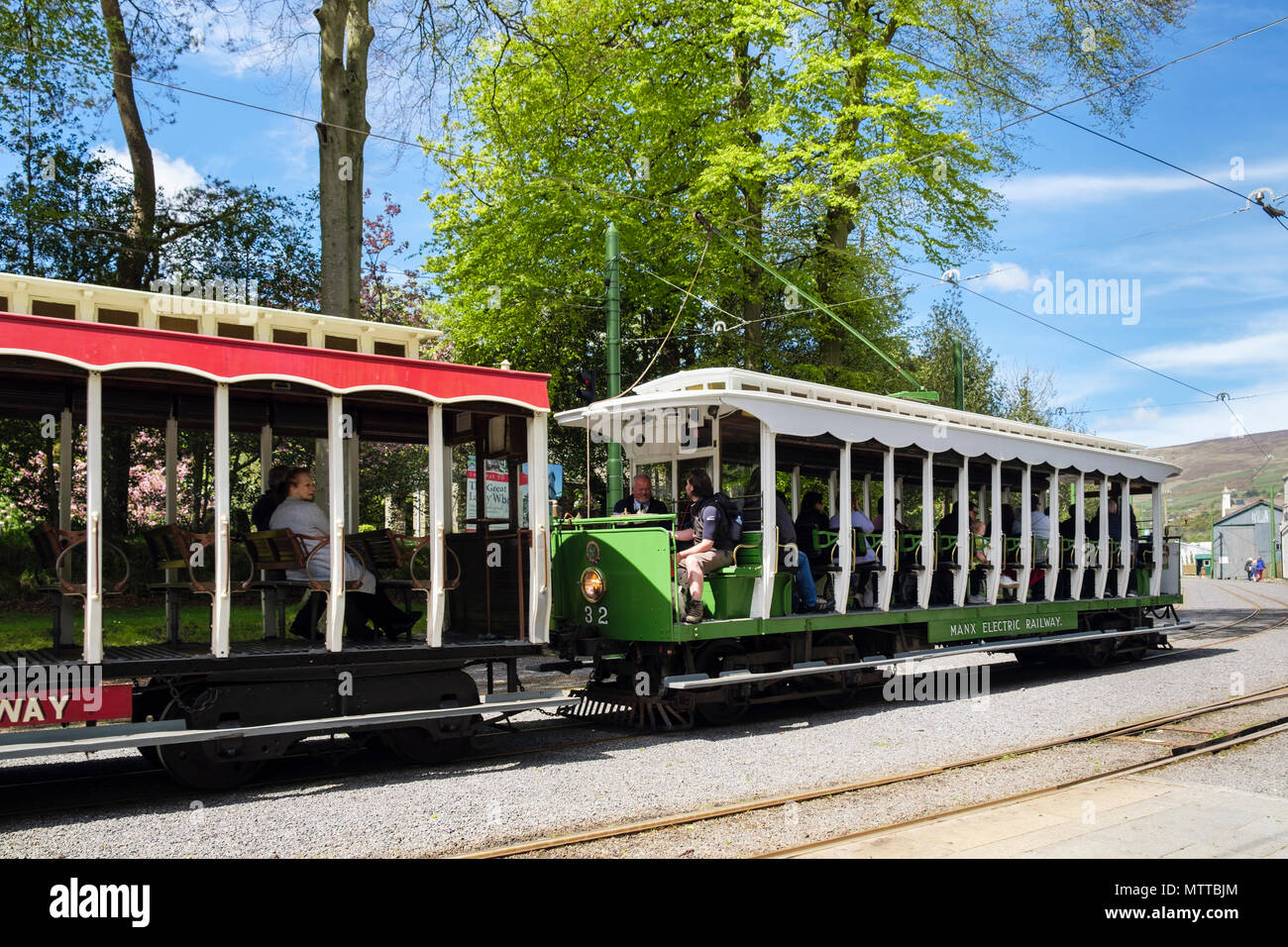 Manx Electric Railway Waggons verlassen in Laxey, die Insel Man, den Britischen Inseln Stockfoto