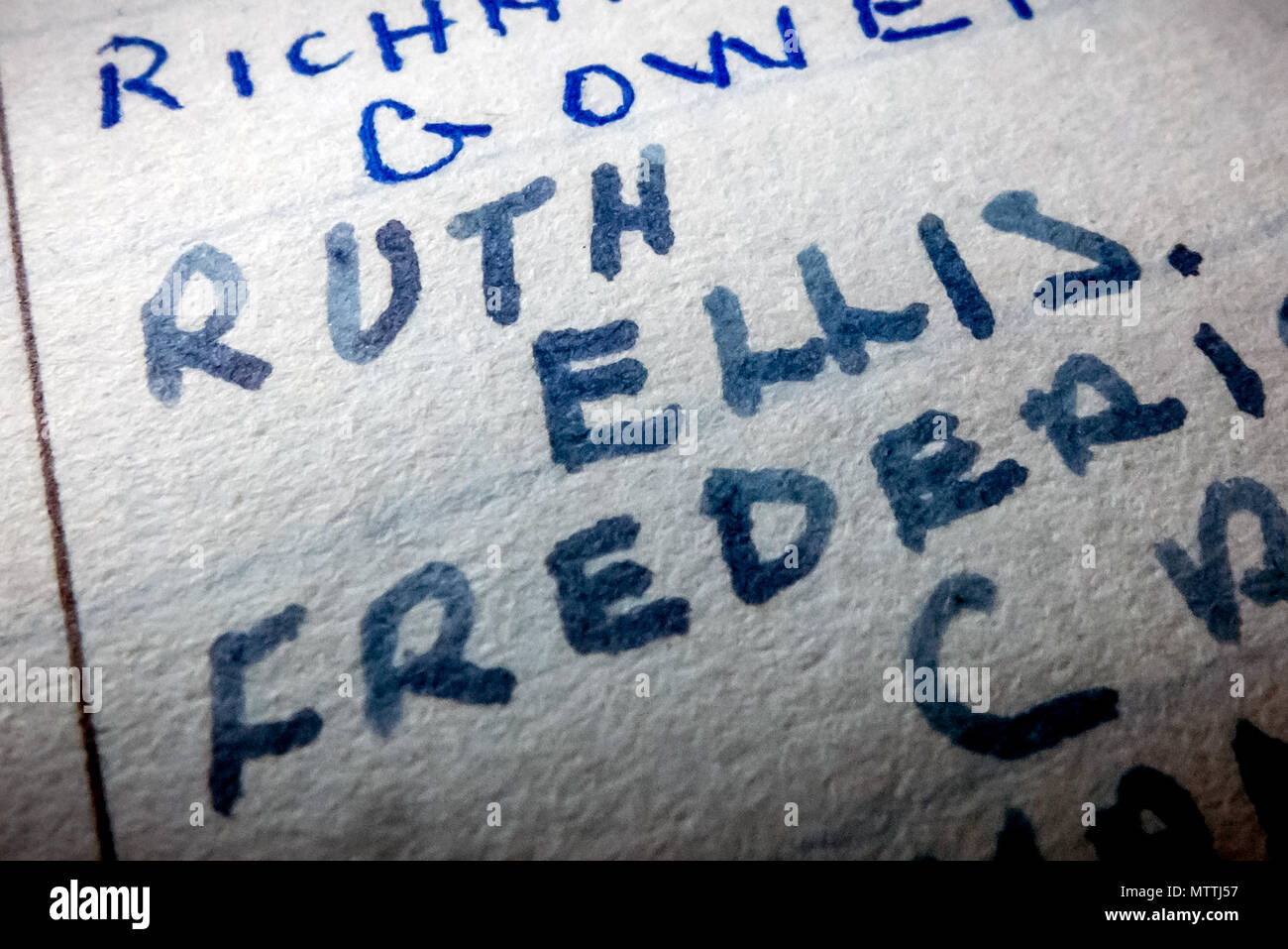 Notebook vom Albert Pierrepoint, die meisten berühmten Henker in Großbritannien, darunter seinen Eintrag für Ruth Ellis, die an der Auktion im Sommer angeboten. Stockfoto