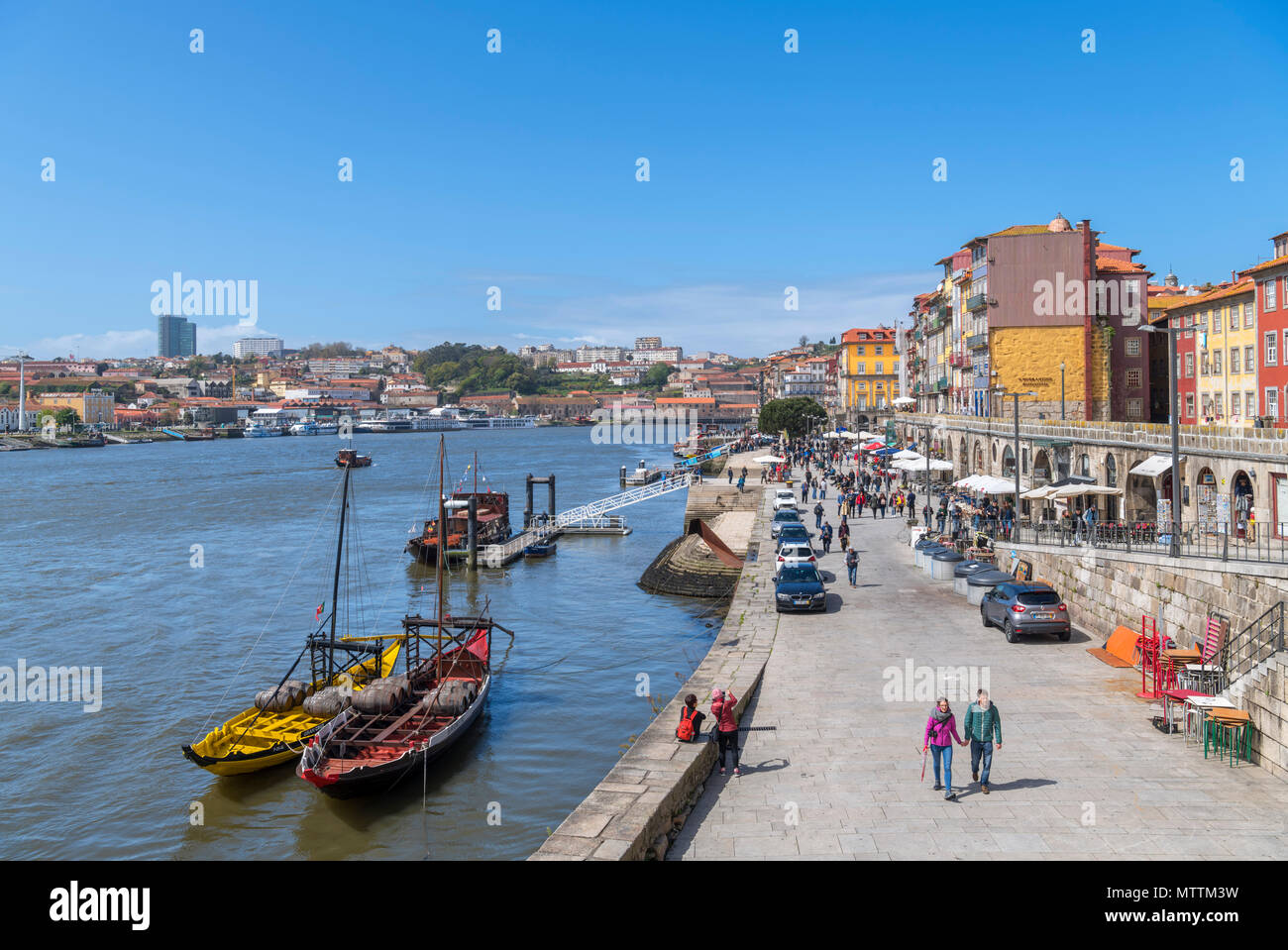 Fluss Douro und den Cais da Ribeira, Porto, Portugal Stockfoto