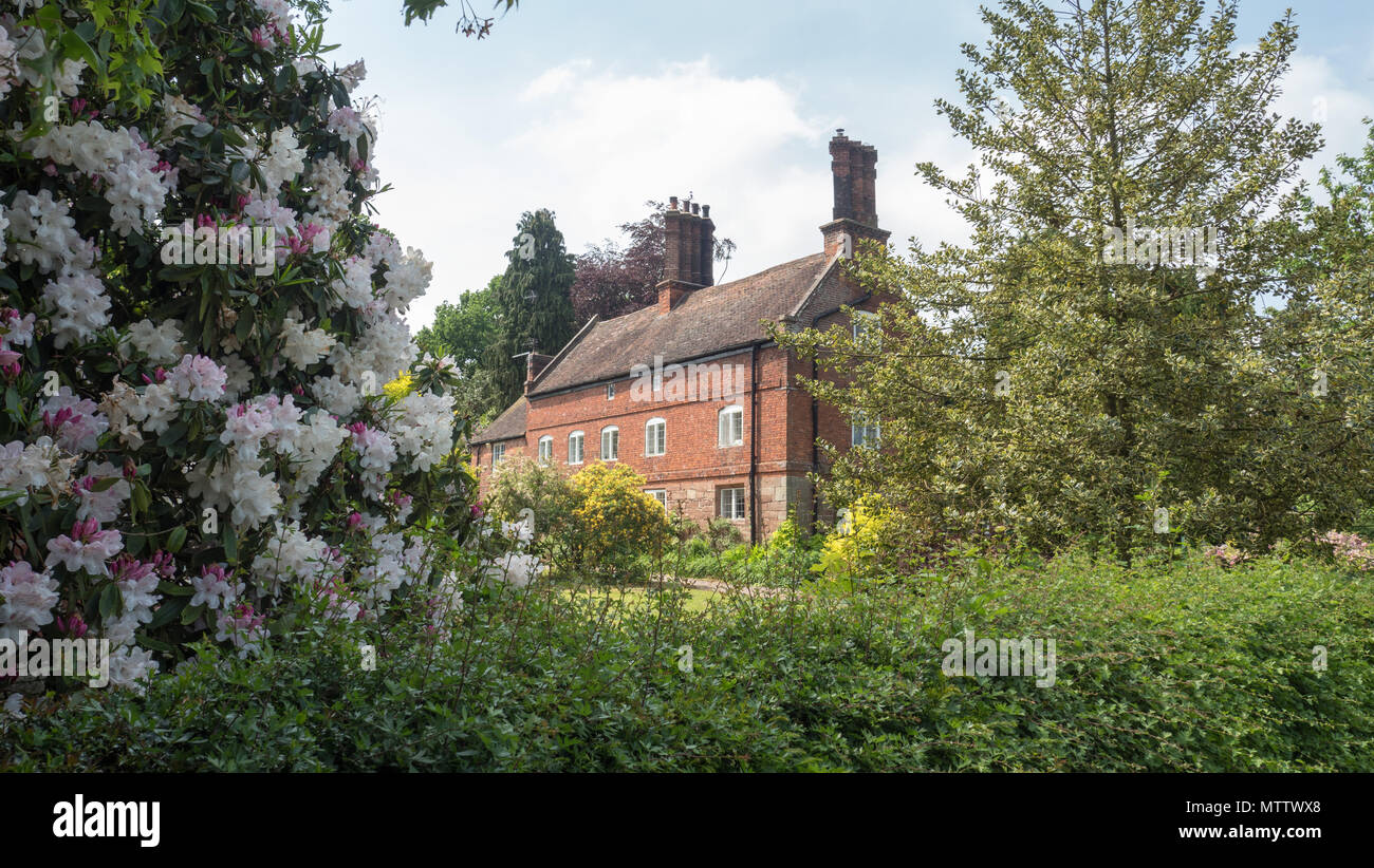 Weston-unter-Eidechse, England, 29, Mai, 2018. Weston Park stattliches Haus. Ein Arbeiter Häuschen auf dem Grundstück in Weston Park Stockfoto