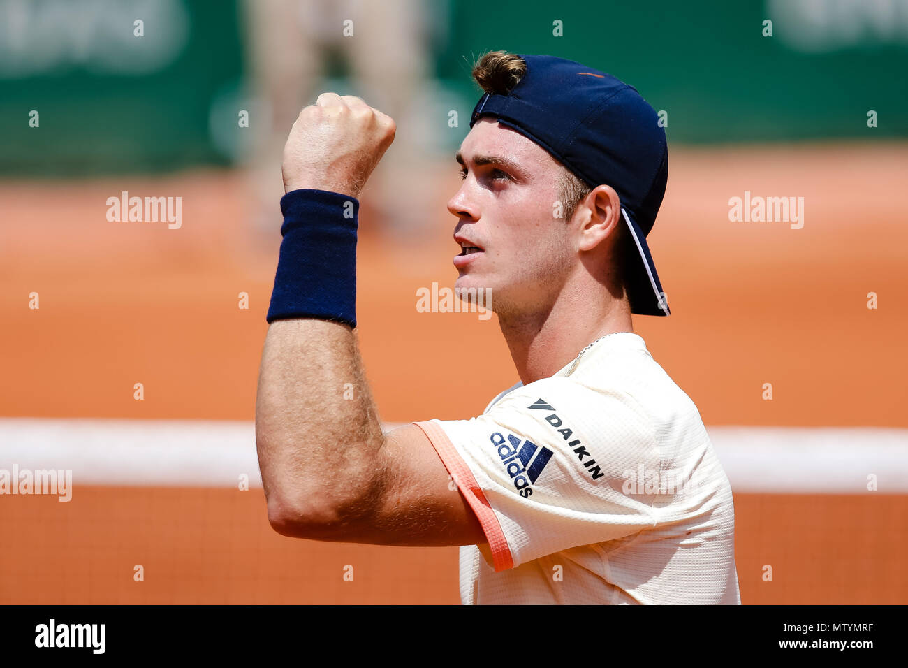 Paris, Frankreich. 31. Mai, 2018. Maximilian Marterer Deutschlands betäubt Kanadier Denis Shapovalov am Tag 5 in 2018 French Open in Roland Garros. Credit: Frank Molter/Alamy leben Nachrichten Stockfoto