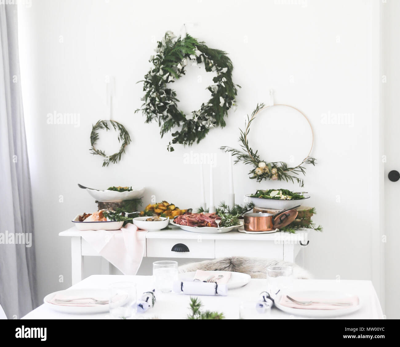 Weihnachten Abendessen auf einem Sideboard in einem Speisesaal Stockfoto