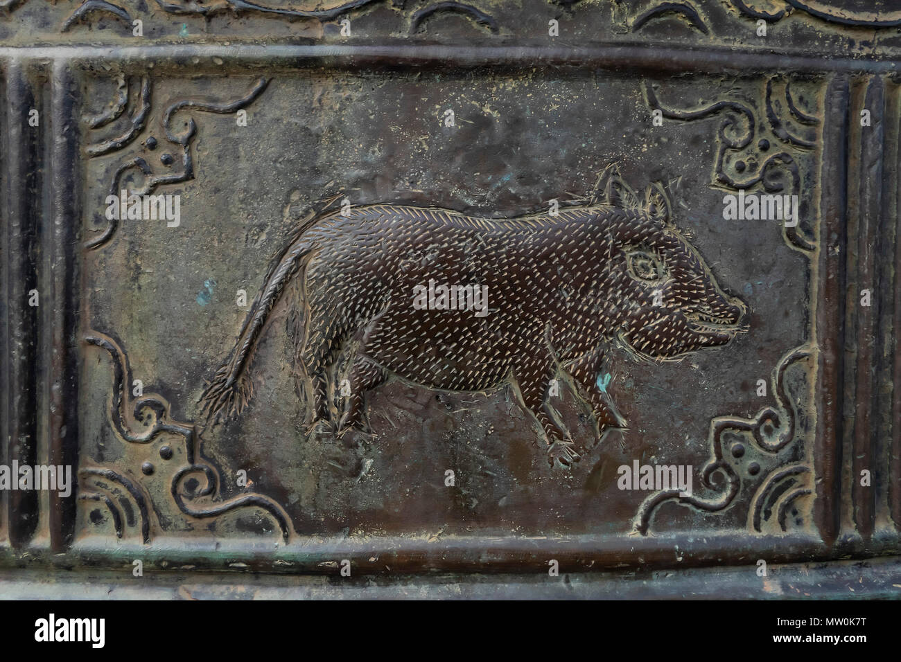 Messing Carving in der historischen Kaiserstadt Hue, Vietnam Stockfoto