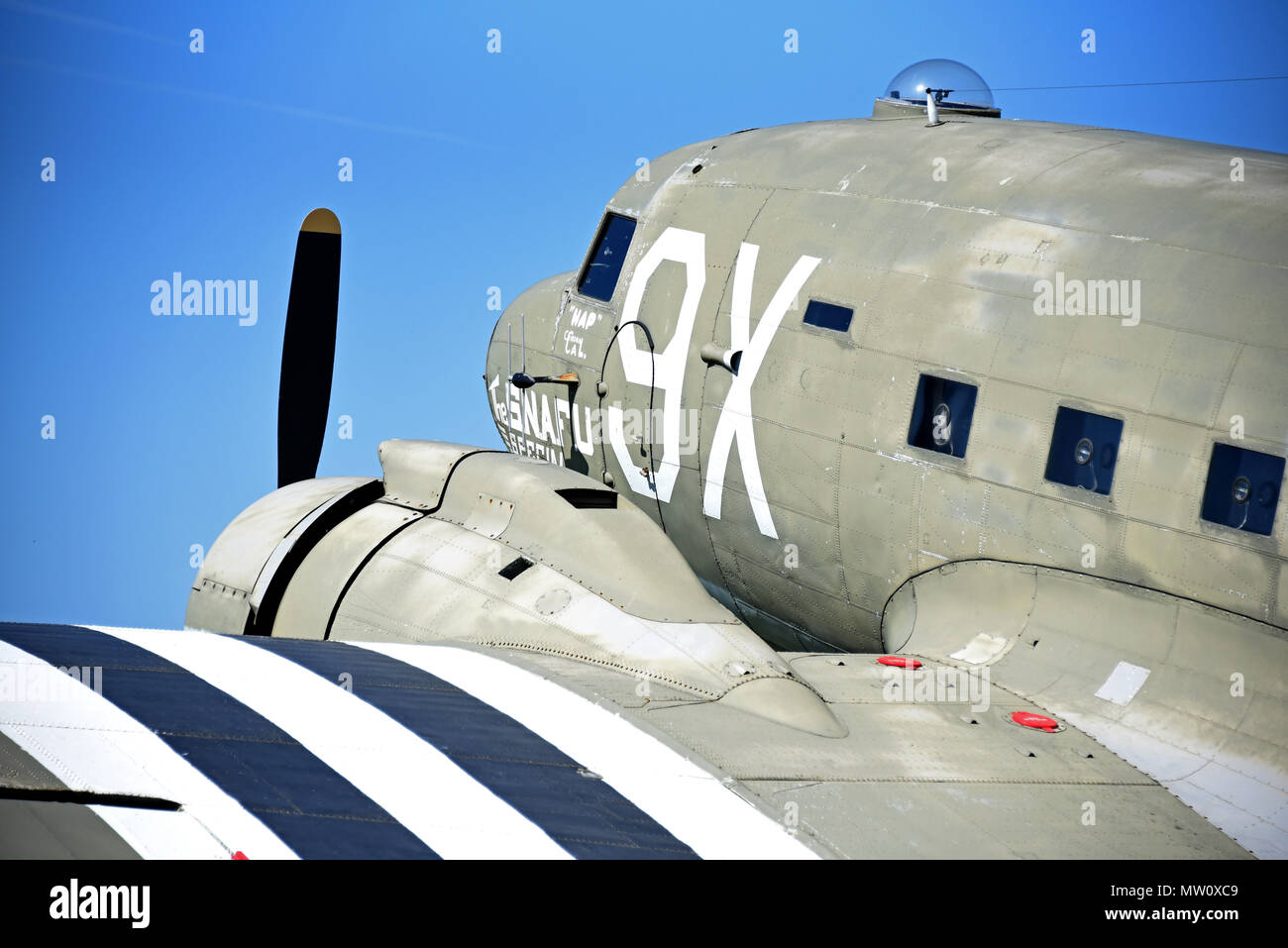 Die S.N.A.F.U Besondere, Douglas C-47, 43-10573, D-Day, Deutsche Merville Batterie, WW II, Calvados, Basse-Normandie, Frankreich, Europa Stockfoto