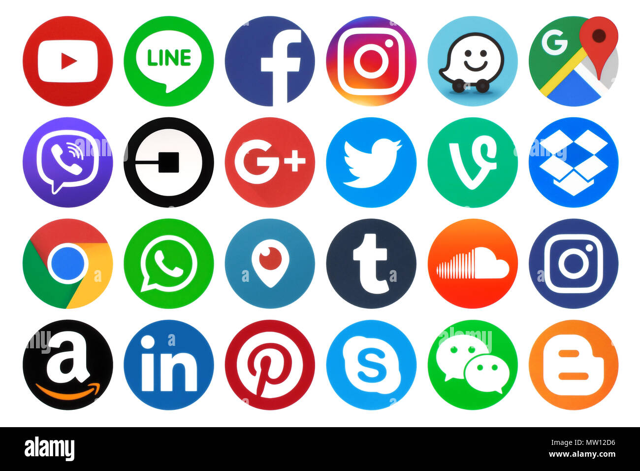 Kiew, Ukraine - März 06, 2018: Sammlung von beliebten Runde social media Icons, die auf Papier gedruckt: Facebook, Twitter, Google Plus, Instagram, Pinterest Stockfoto