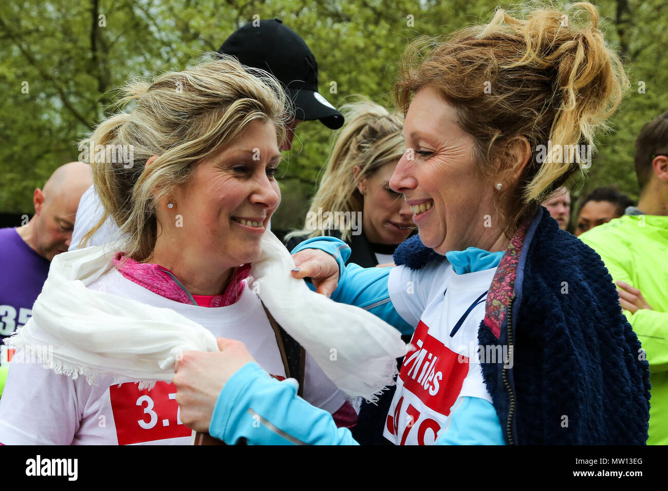 Über 100 Läufer eine 3,7 Meile laufen von Shadwell DLR-Station, wo ehemalige MasterChef Kandidat Matt Campbell zusammenbrach und starb während der London Marathon, um die Ziellinie in der Mall. Über £ 275.000 hat Matt Campbell fundraising Seite gespendet worden. Mit: Atmosphäre, Wo: London, Vereinigtes Königreich, wenn: 29 Apr 2018 Credit: Dinendra Haria/WANN Stockfoto
