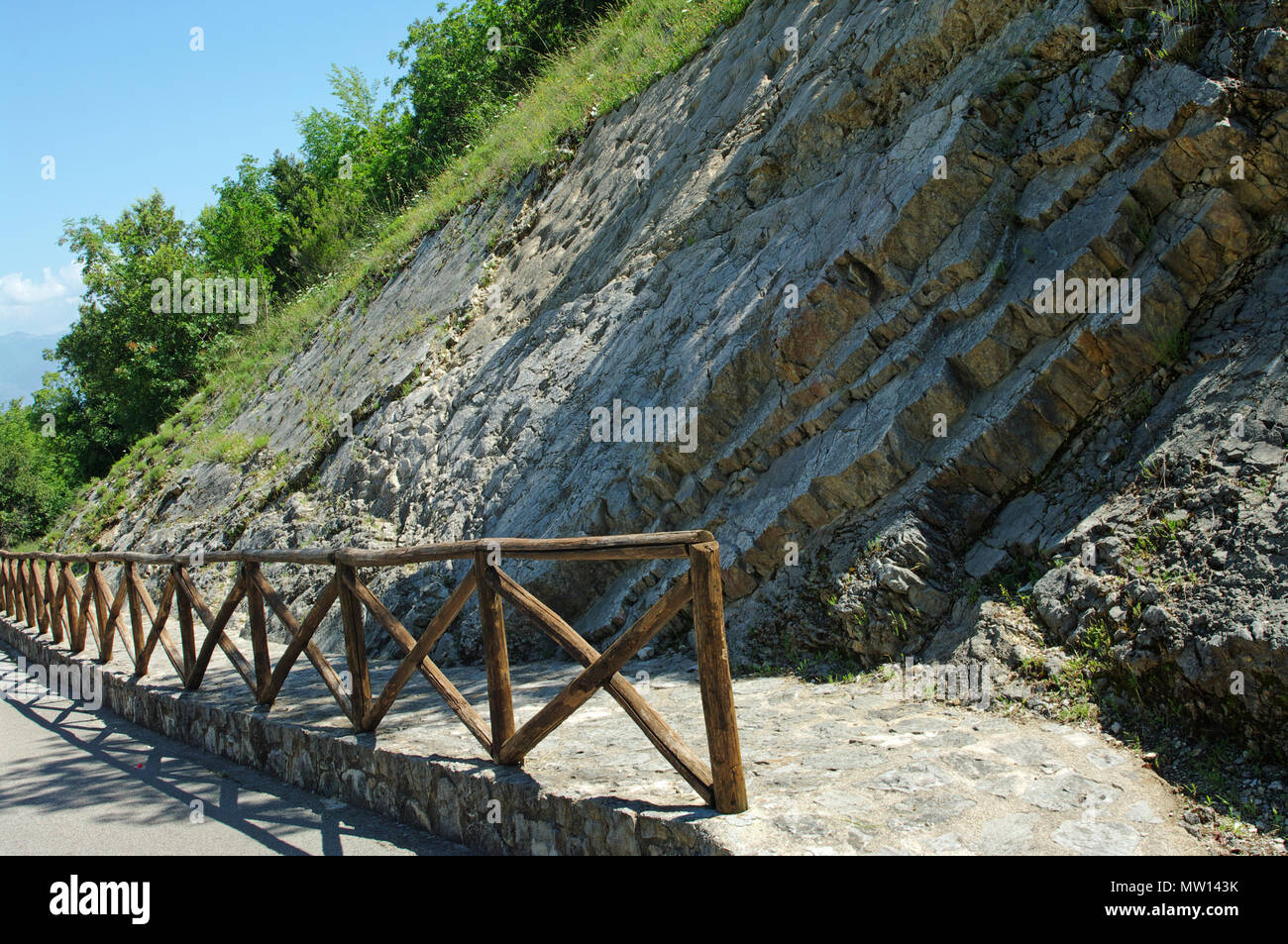 Über 80 Fußabdrücke von Dinosauriern in Esperia, Provinz Frosinone, Italien, Europa gefunden Stockfoto
