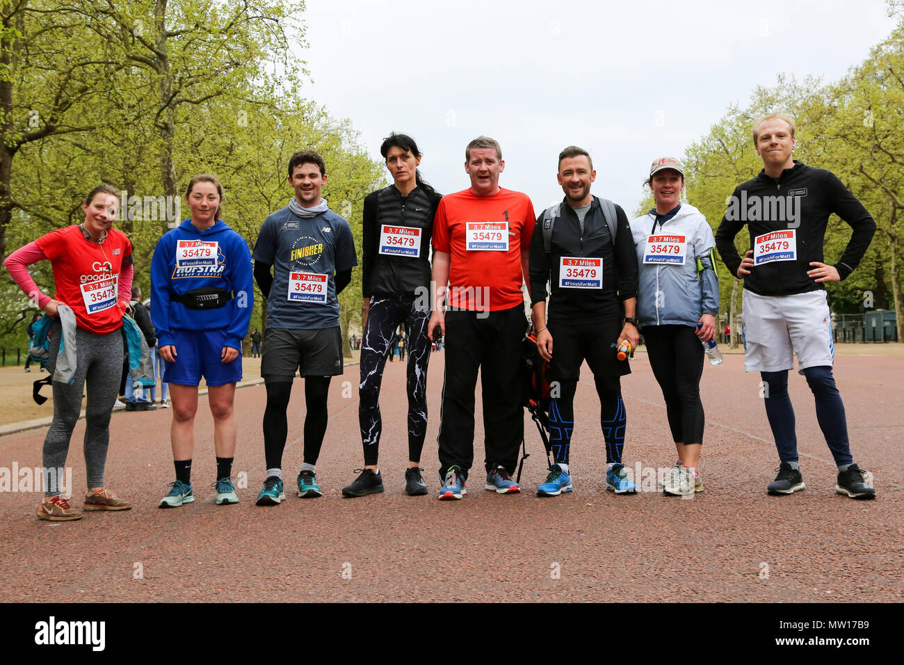 Über 100 Läufer eine 3,7 Meile laufen von Shadwell DLR-Station, wo ehemalige MasterChef Kandidat Matt Campbell zusammenbrach und starb während der London Marathon, um die Ziellinie in der Mall. Über £ 275.000 hat Matt Campbell fundraising Seite gespendet worden. Mit: Atmosphäre, Wo: London, Vereinigtes Königreich, wenn: 29 Apr 2018 Credit: Dinendra Haria/WANN Stockfoto