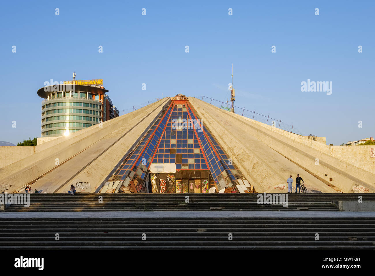 Die Pyramide, dem ehemaligen Mausoleum, der heutigen kulturellen und Konferenz centerTirana, Tirana, Albanien Stockfoto