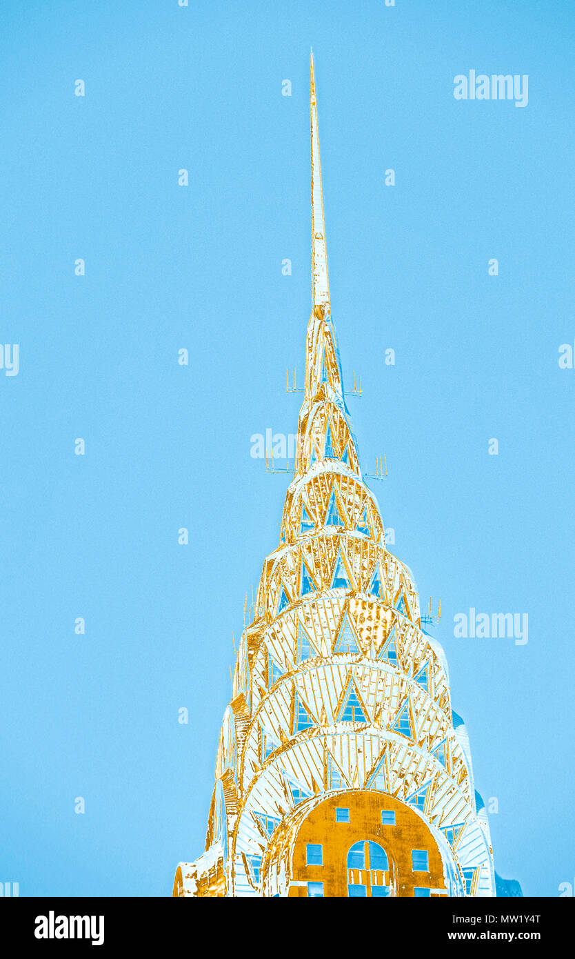 Chrysler Building, der Edelstahl Gipfel oder Art déco-Krone und die Turmspitze (in PS, duotone gerendert), von William Van Alen (1928-30), New York, NY, USA Stockfoto