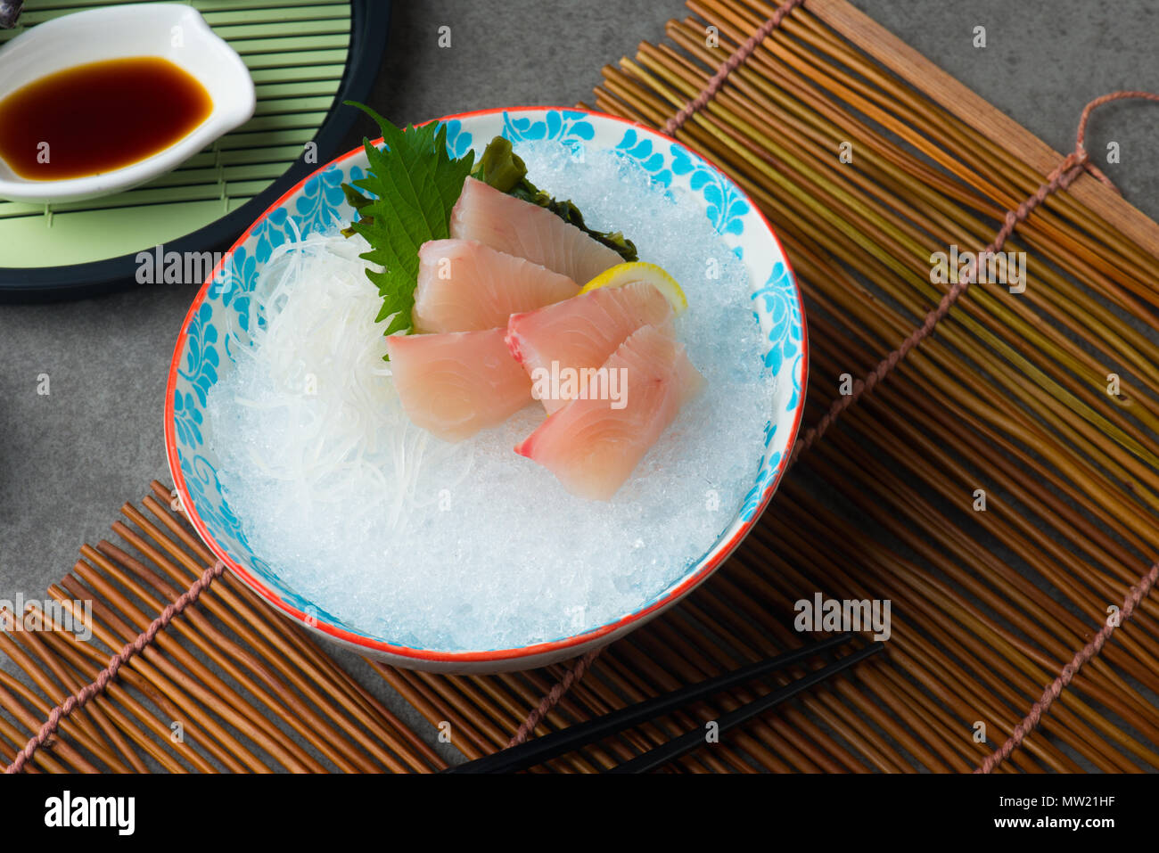 Hon maguro ohtoro, frischen Thunfisch Fettsäuren Bauch sashimi Sushi Stockfoto