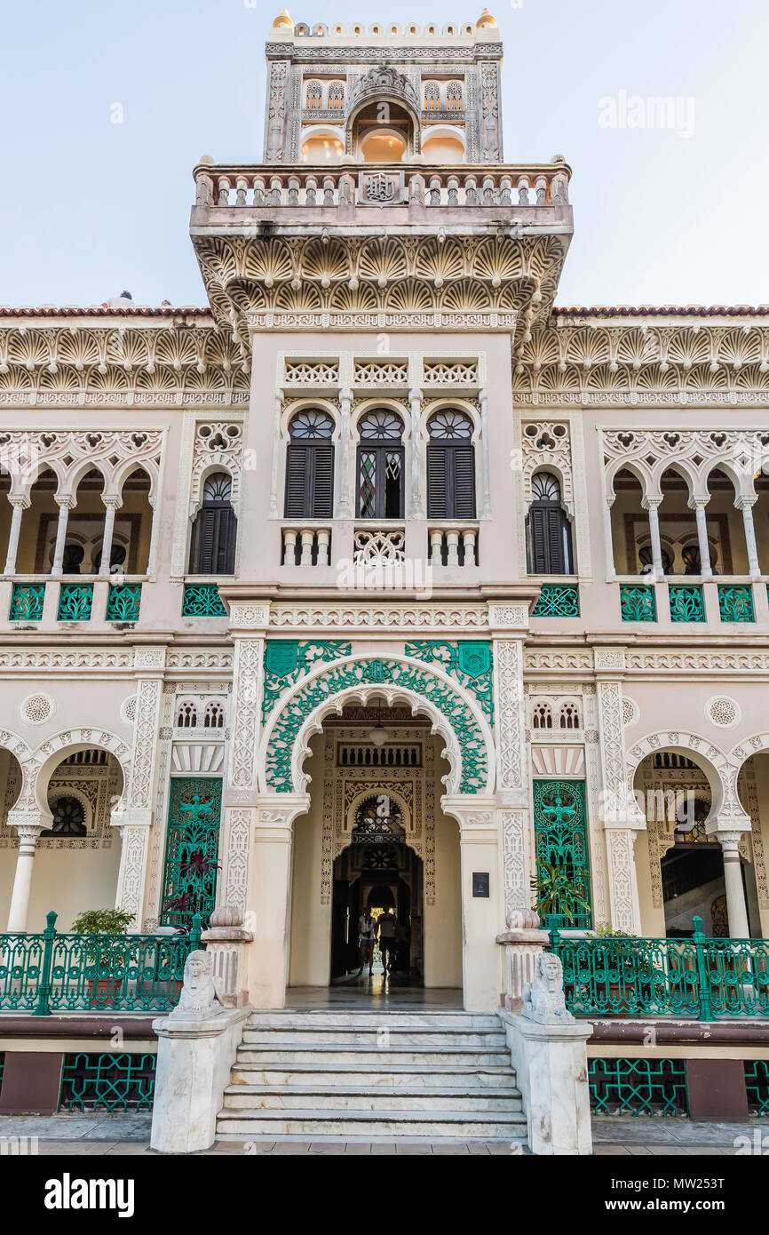 Außenansicht des Palacio de Valle, Valle's Palace, Punta Gorda, Cienfuegos, Kuba. Stockfoto