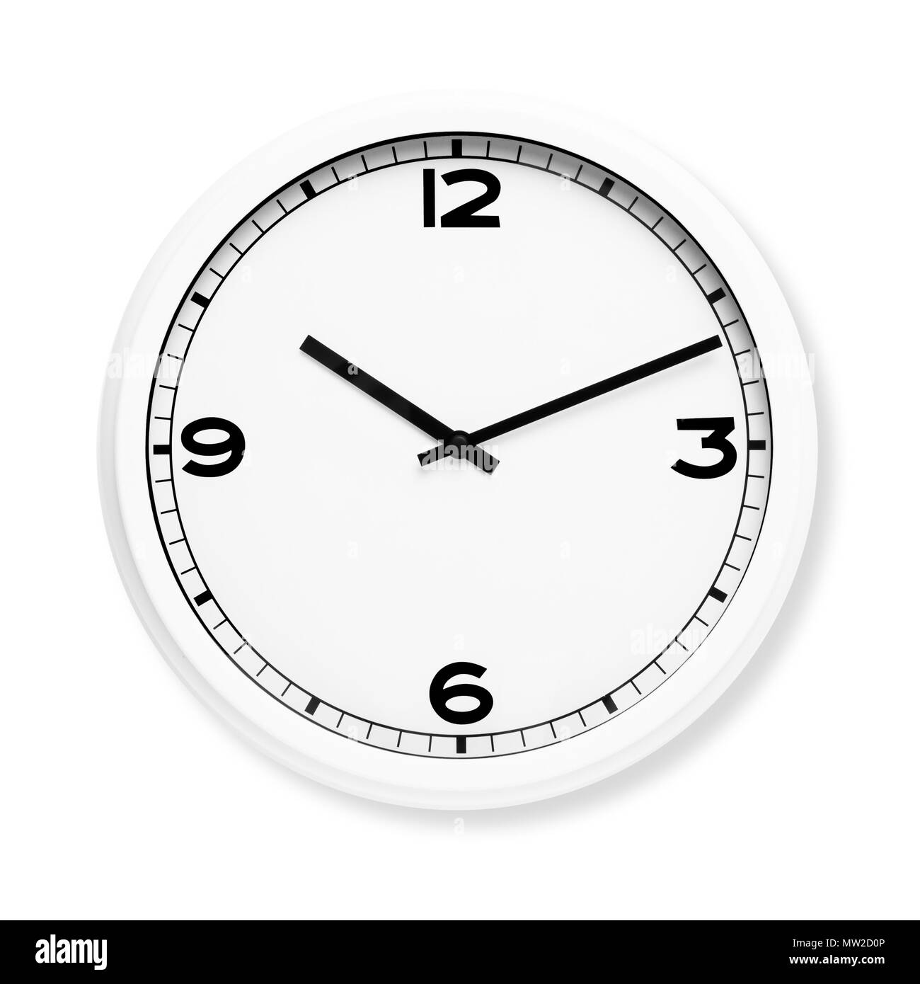 Vintage White clock in eine runde Form, auf einem weißen Hintergrund. Stockfoto