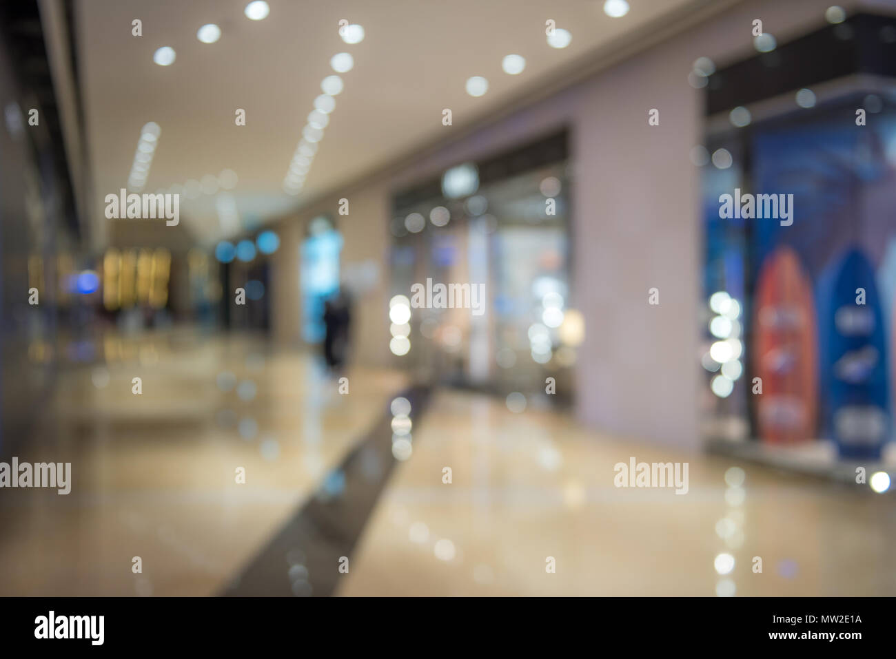 Defokussiertem Hintergrund Bild der Shopping Mall Stockfoto