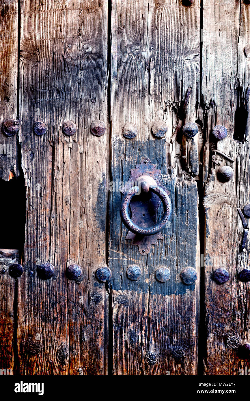 Alte Türgriff Hintergrund. Holz und Metall im Alter von türklinke. Alte Tür detail Stockfoto