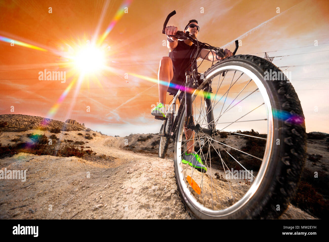 Extremsport. Mountainbike und Mann. Life Style outdoor Extremsportart Stockfoto