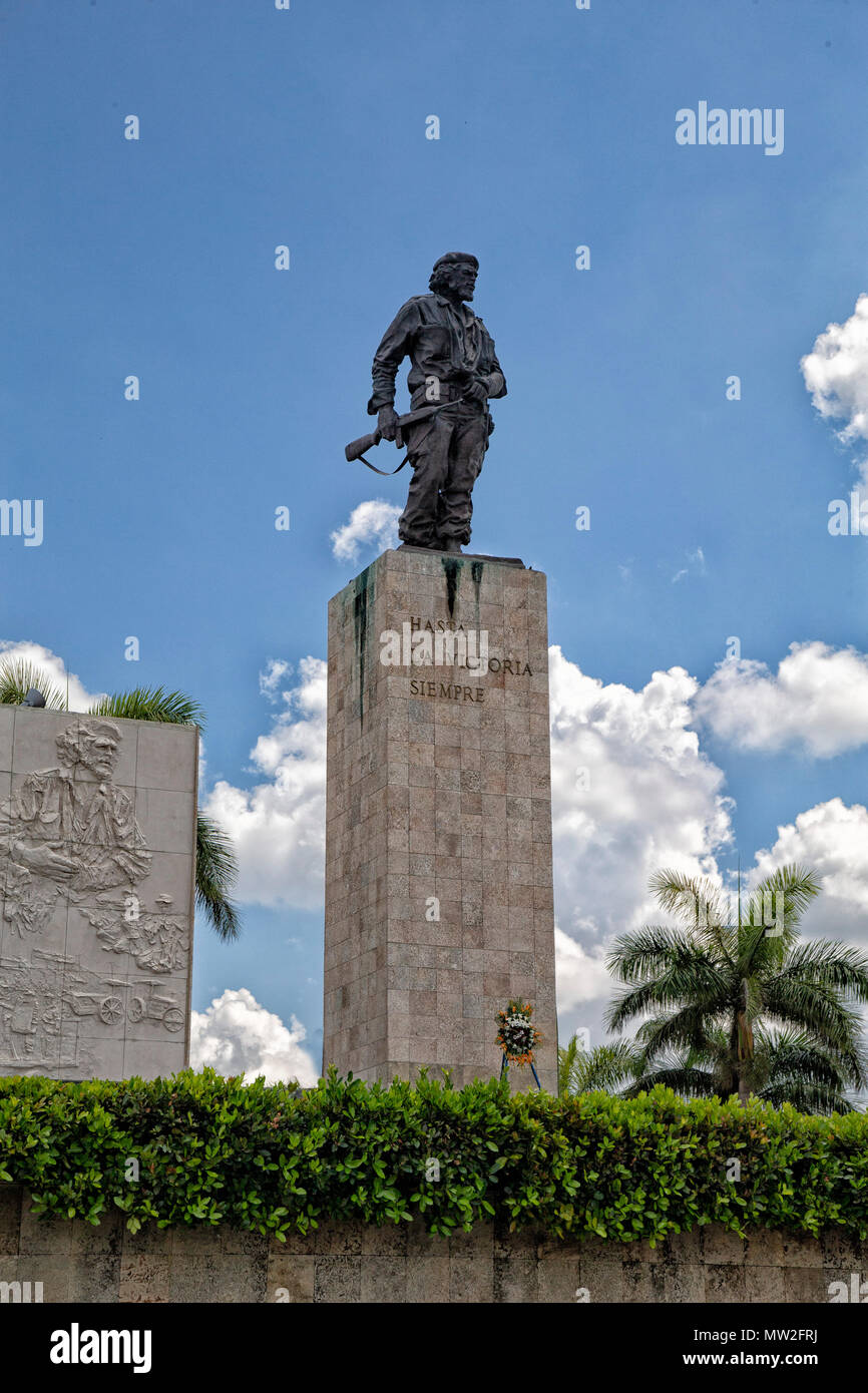 Die Statue des Ernesto 'Che' Guevara außerhalb sein Mausoleum in Santa Clara in Kuba Stockfoto