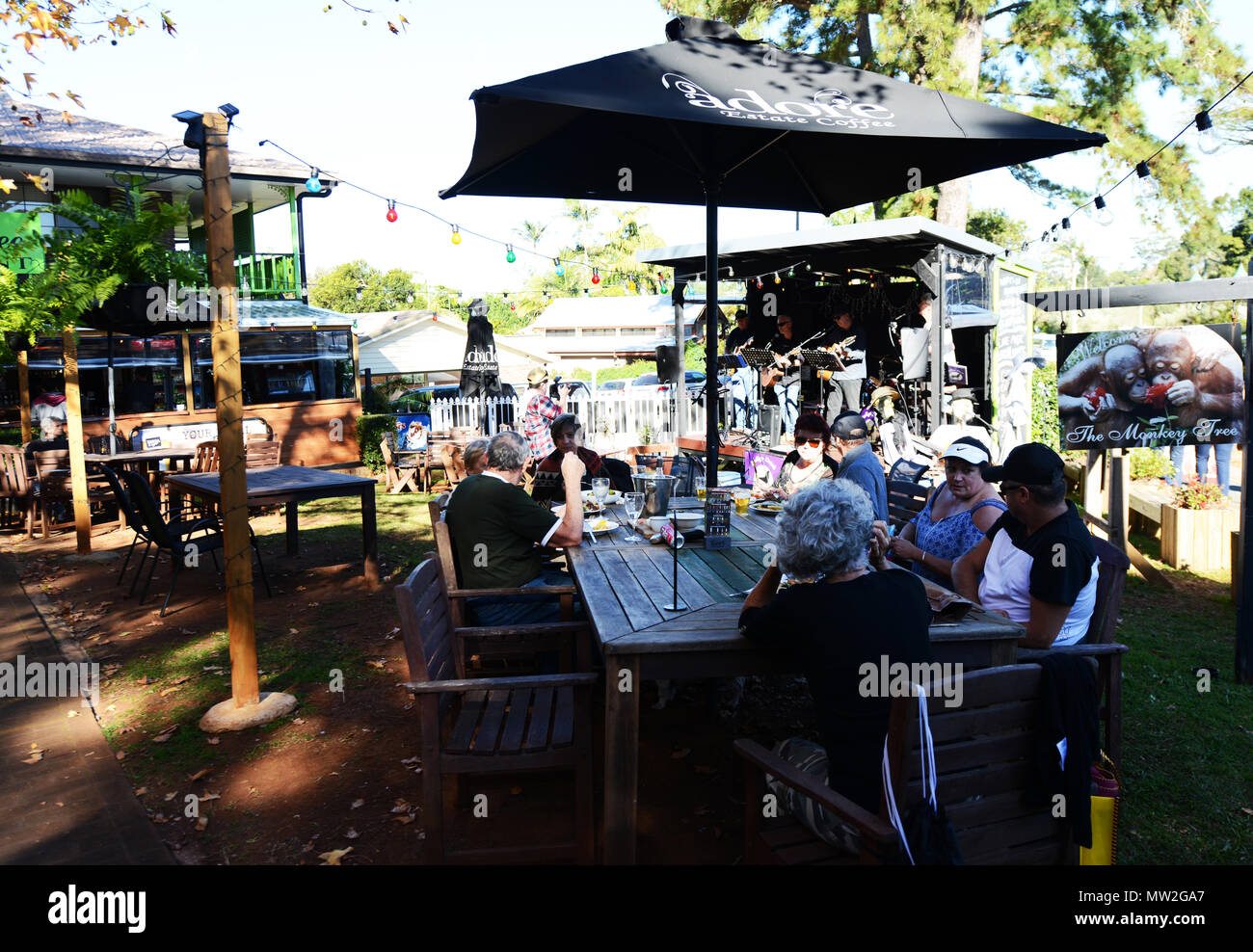 Die beliebten Monkey Tree Bar & Restaurant auf der Lange Straße in Mt. Tamborine, Queensland, Australien. Stockfoto