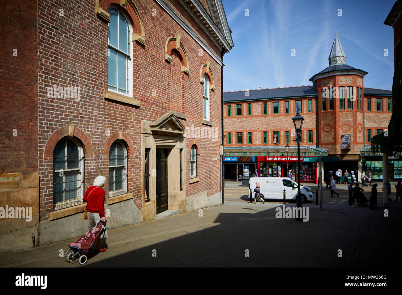 Stockport Stadtzentrum Warren Street, eine Fußgänger- und bus-Bereich Stockfoto