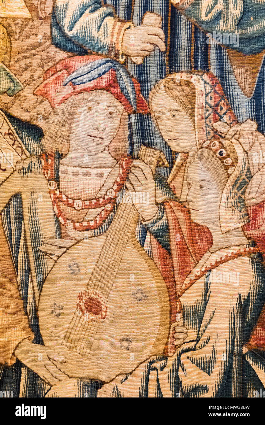 England, Middlesex, London, Kingston-upon-Thames, Hampton Court Palace, Heinrichs VIII. Apartments, die Große Kammer beobachten, Tapisserie, Hof L Stockfoto