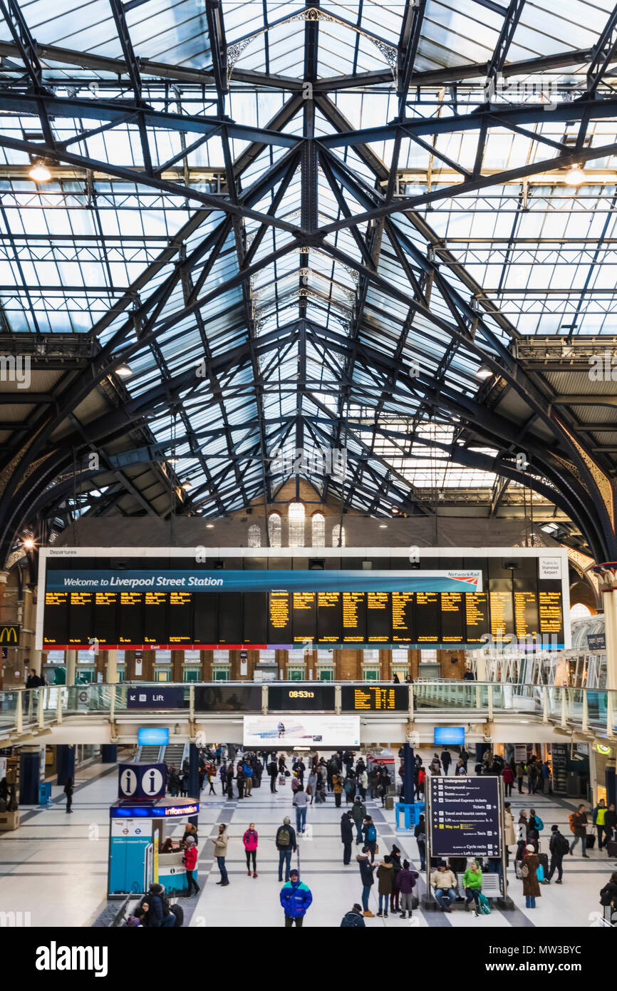 England, London, Liverpool Street Station, die Bahnhofshalle Stockfoto