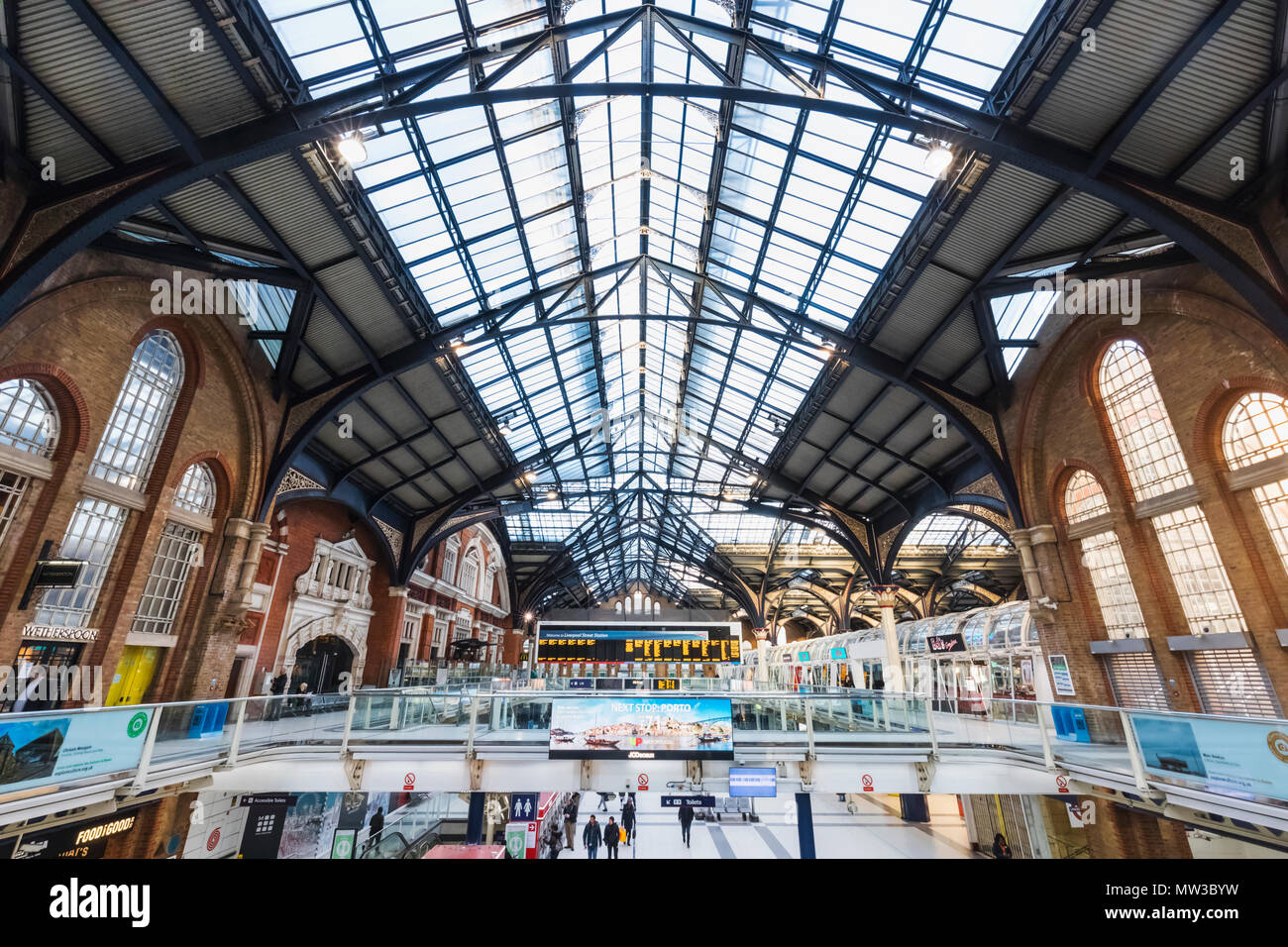 England, London, Liverpool Street Station, die Bahnhofshalle Stockfoto