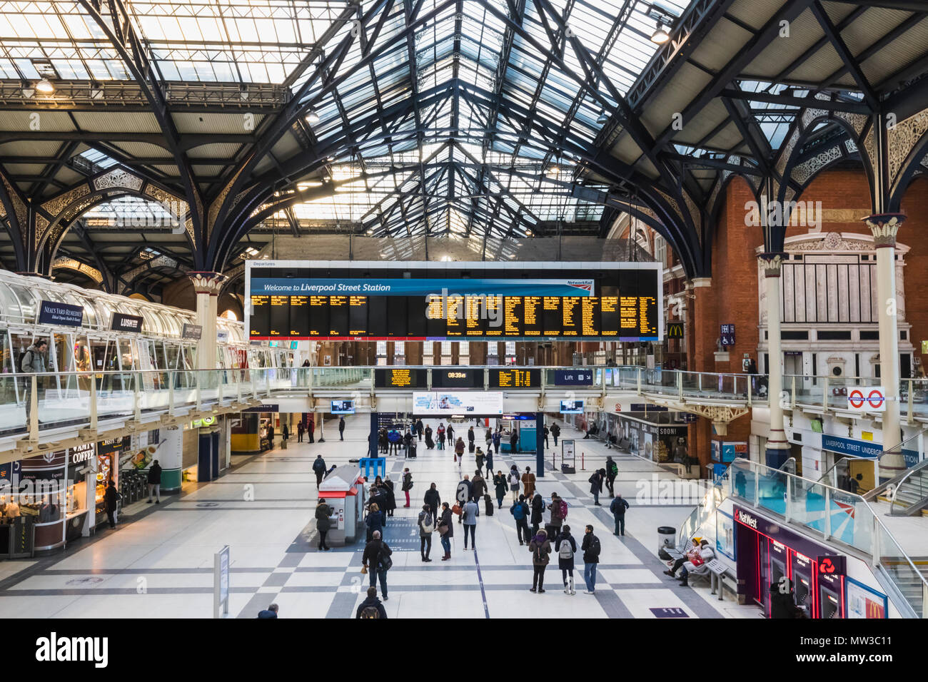 England, London, Liverpool Street Station, die Bahnhofshalle Stockfoto